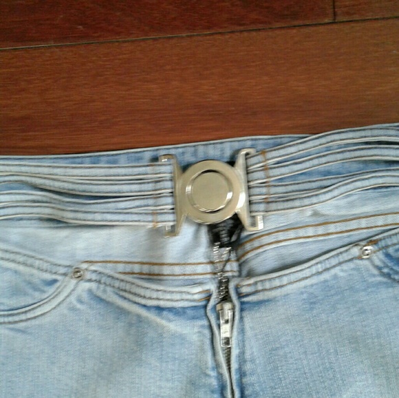 B Jeans | Sexy Belly-Out Zip Front Boot Cut Jeans - Picture 4 of 6